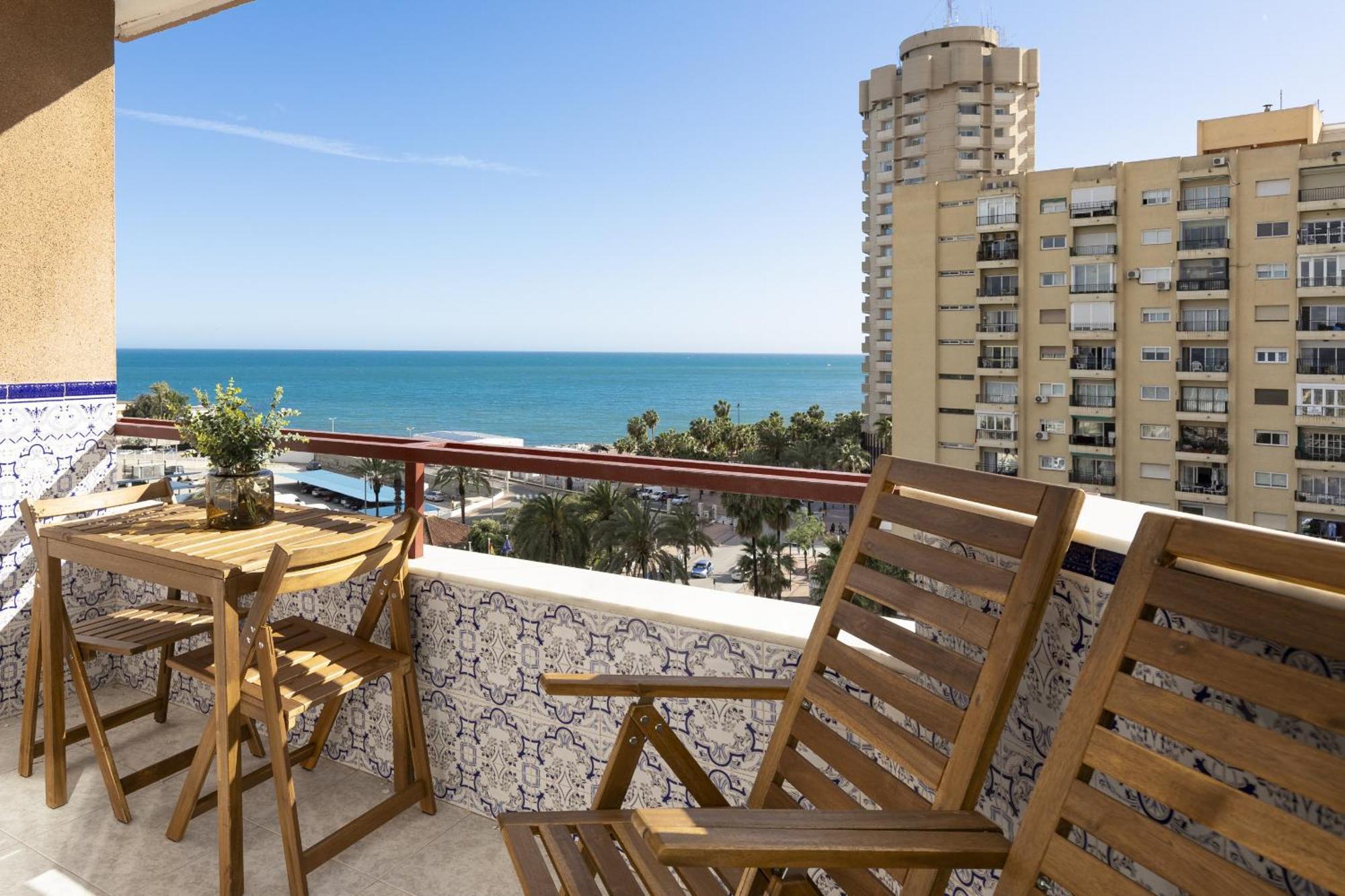 Beachfront Apartment With Terrace And Seaviews Fuengirola Zewnętrze zdjęcie