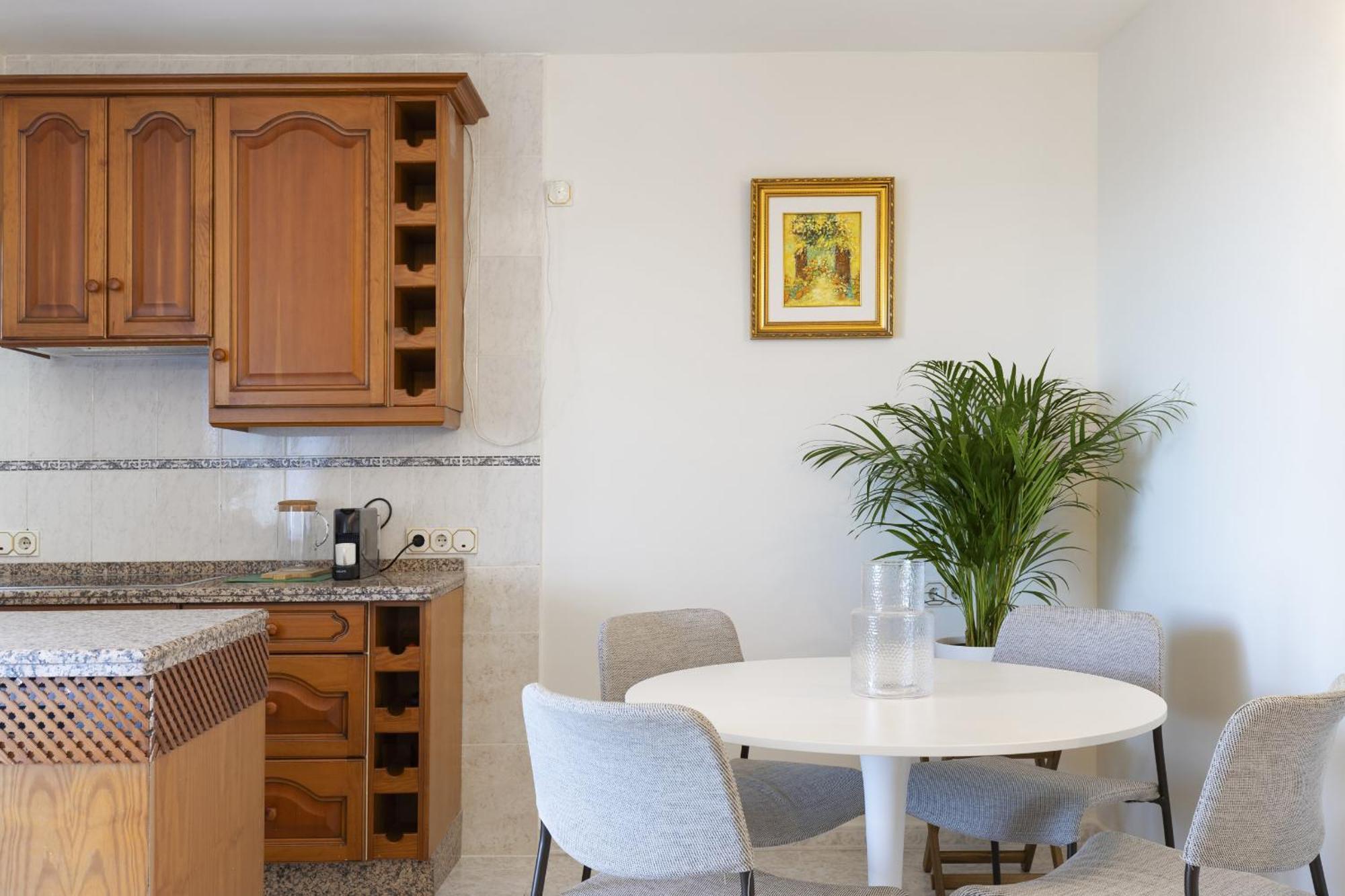Beachfront Apartment With Terrace And Seaviews Fuengirola Zewnętrze zdjęcie